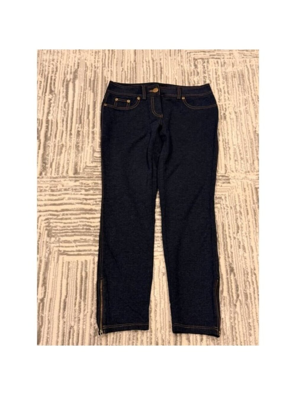 NEW INC International Concepts women's size 4 dark blue cropped denim jeans